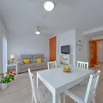 In With Stunning Sea Views Appartamento